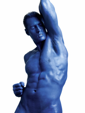 STEFAN HEINRICHS GQ STYLE EDITORIAL BLAUE STUNDE